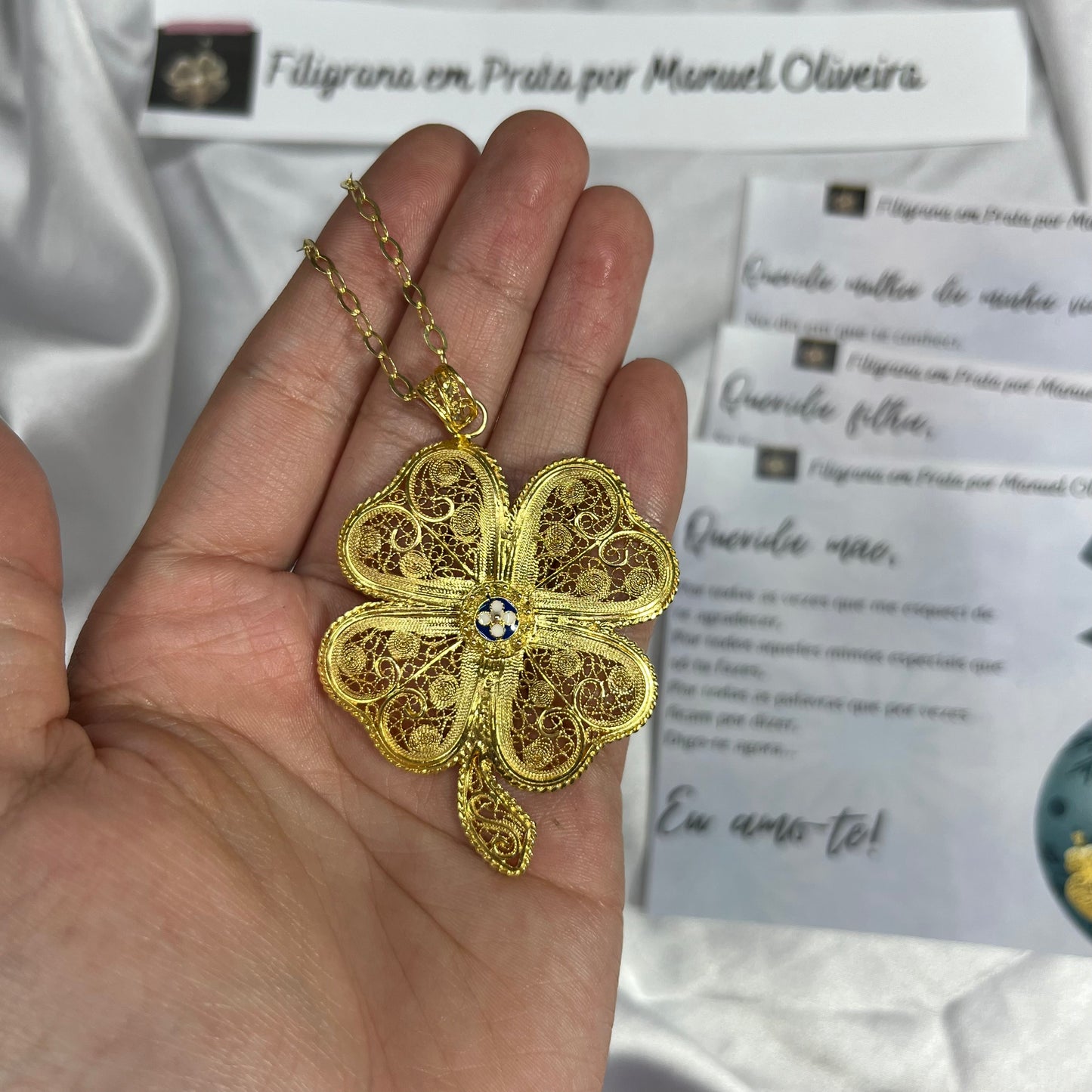 Medalha Trevo de Filigrana c/ Rosinha de Portugal