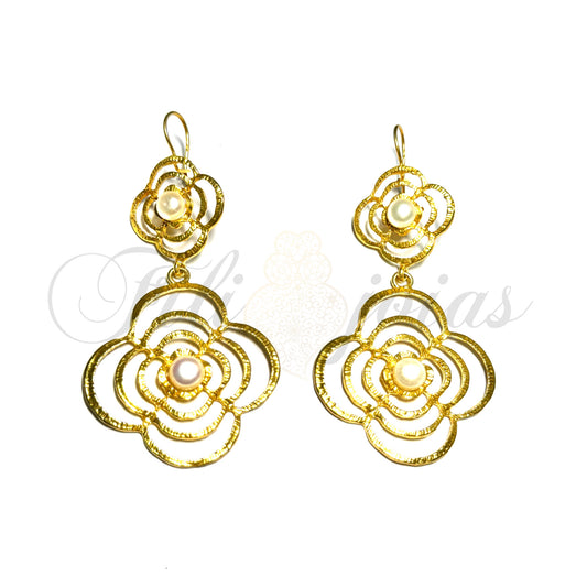 Brinco Duas Flores de Pérola