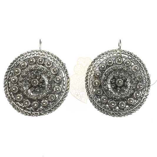 Brinco Círculo de Filigrana e Caramujos