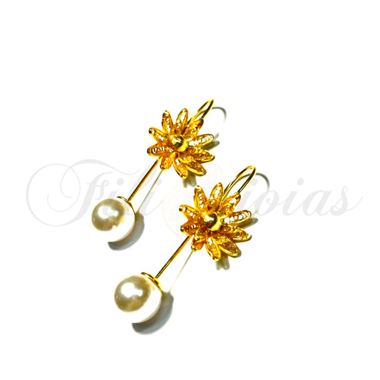 Brinco Pérola com Flor de Espinhos