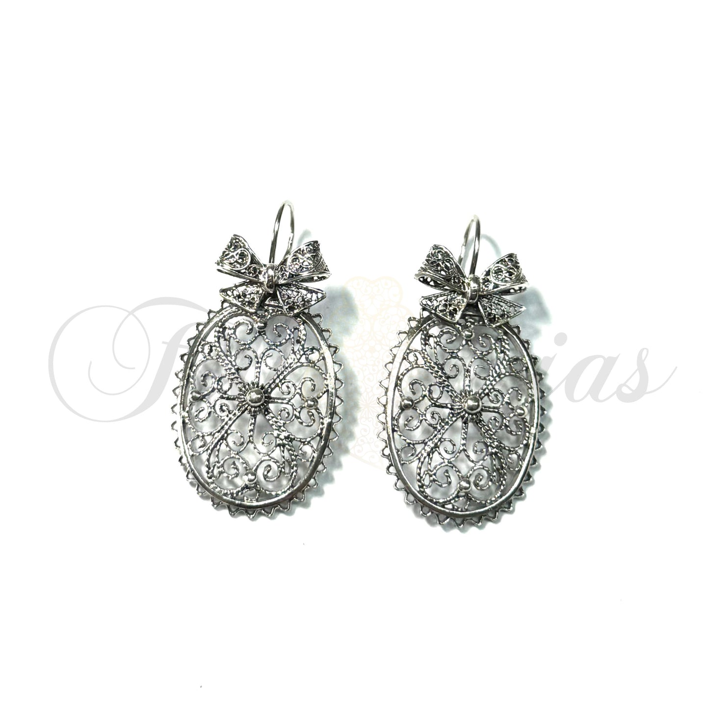 Brinco Lua Cheia com Laço