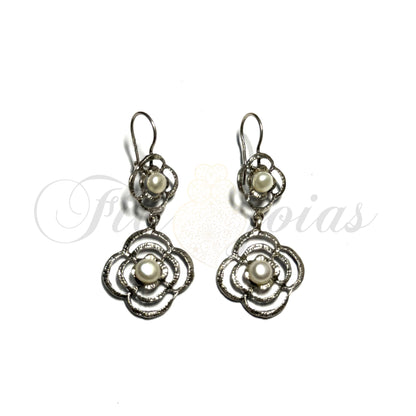 Brinco Duas Flores de Pérola