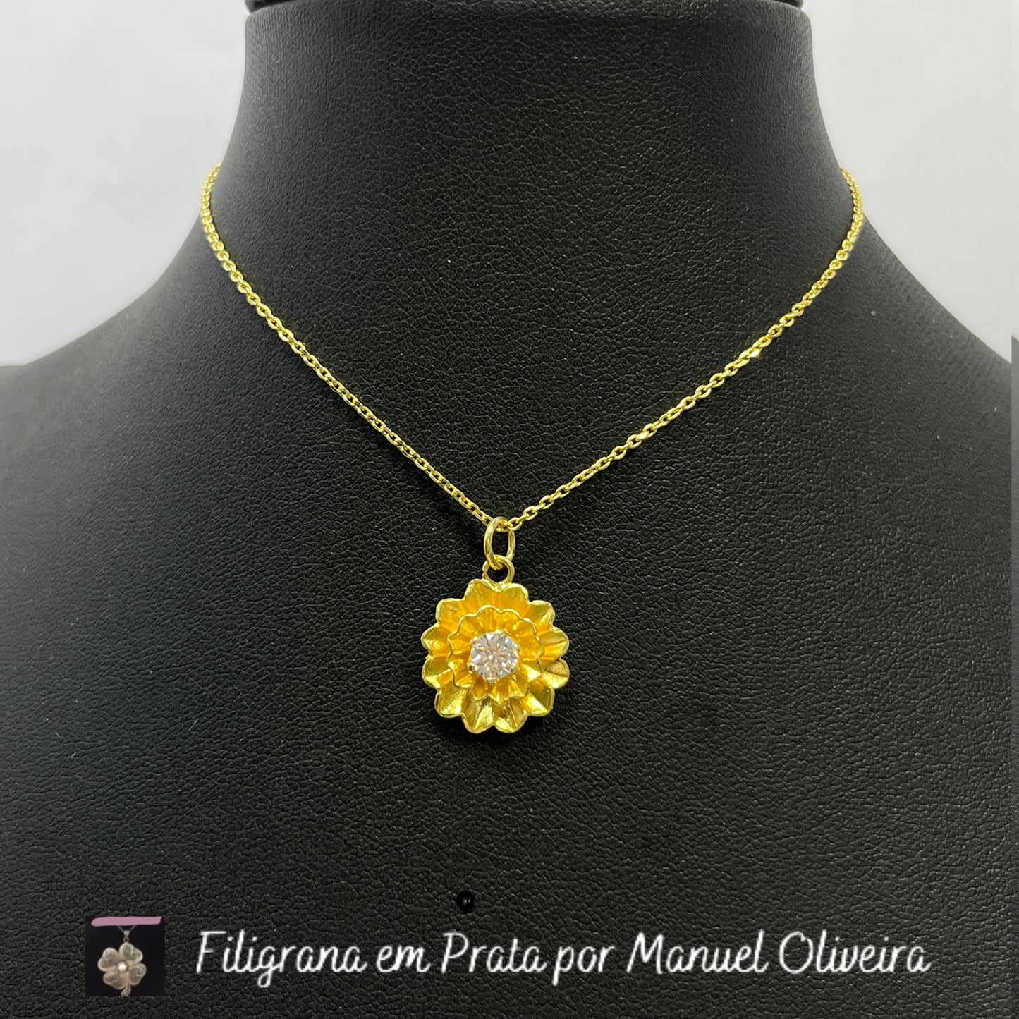 Medalha Flor de brilho