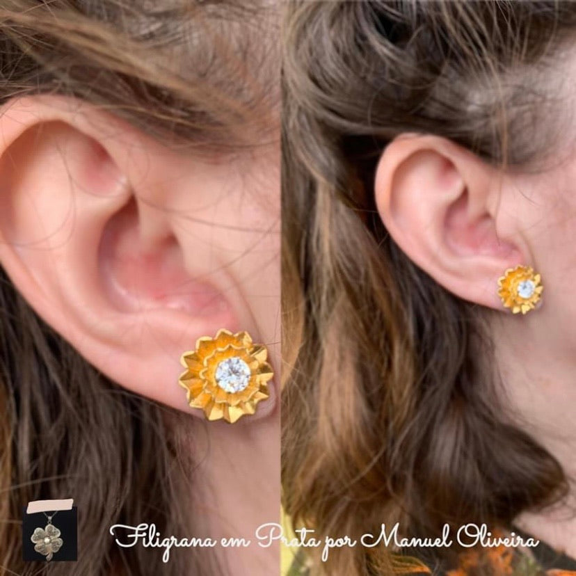 Brinco Flor de brilho