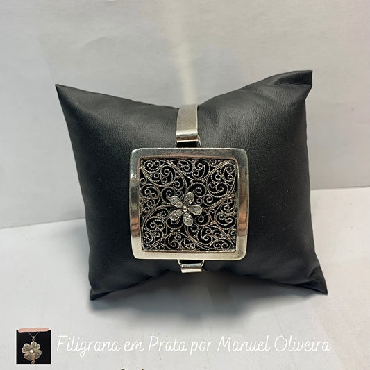 Escrava Quadrado de Filigrana