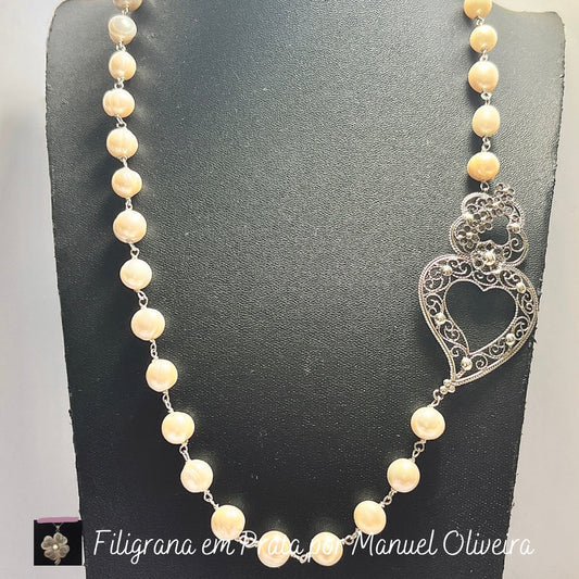 Colar de Pérolas naturais com o Coração de Viana Feminino